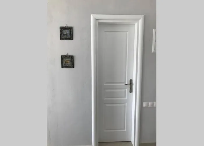 Sea View Apartment *